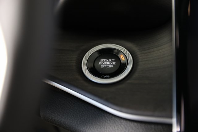 2025 Jeep Grand Cherokee Limited photo 10