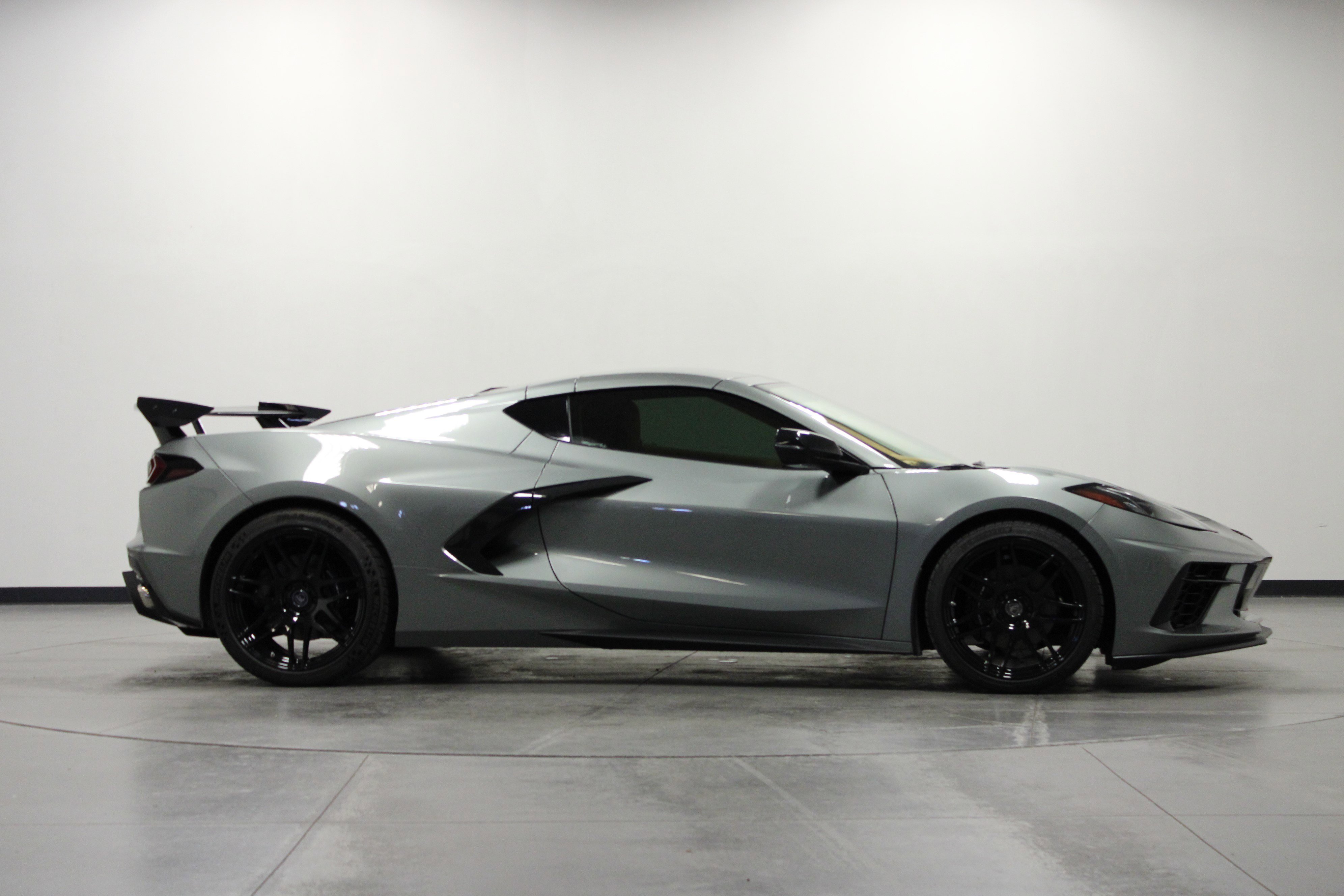2023 Chevrolet Corvette Stingray 3LT photo 2