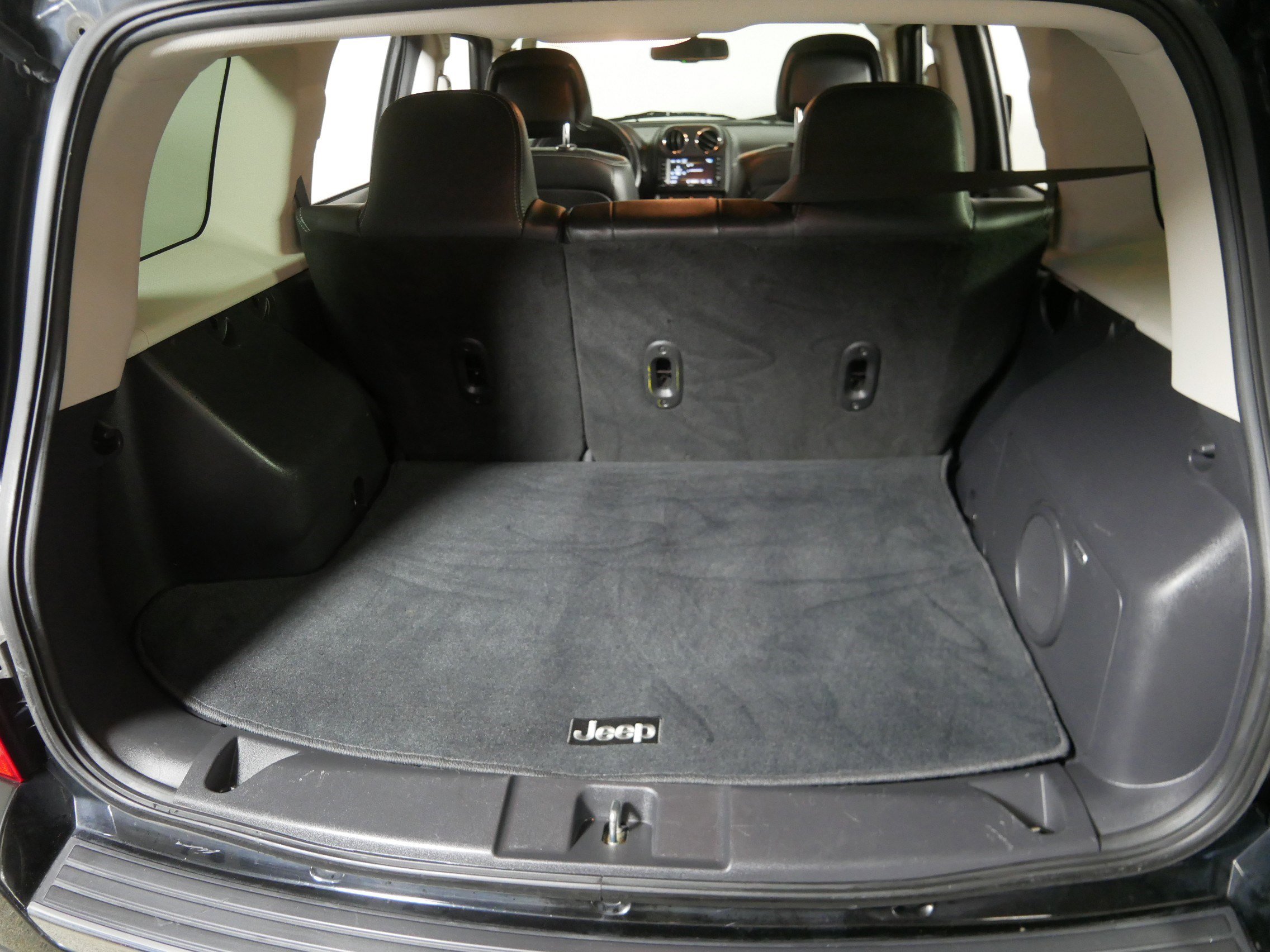 2016 Jeep Patriot High Altitude Altitude Edition photo 17