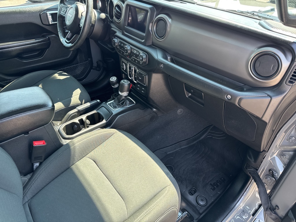 2021 Jeep Gladiator Willys photo 23