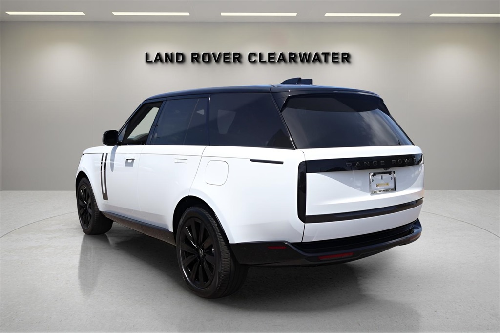 2025 Land Rover Range Rover SE photo 2