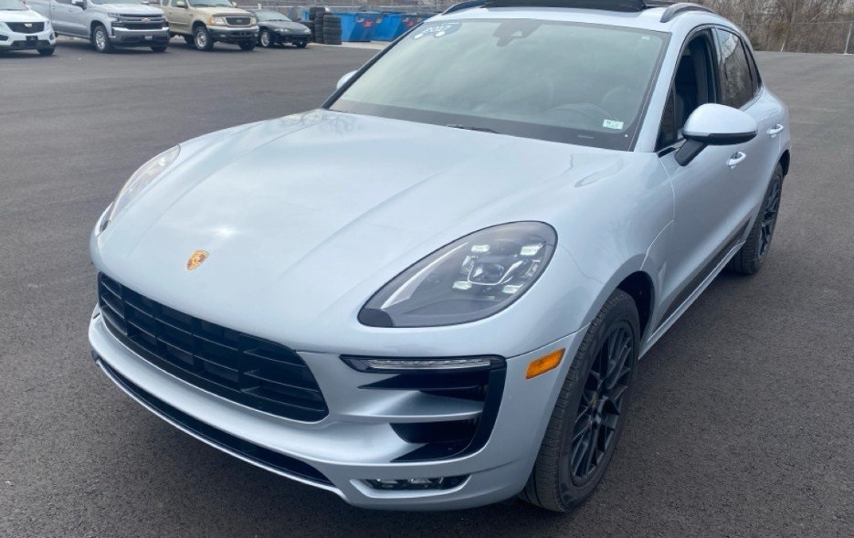 2017 PORSCHE MACAN - Image 1