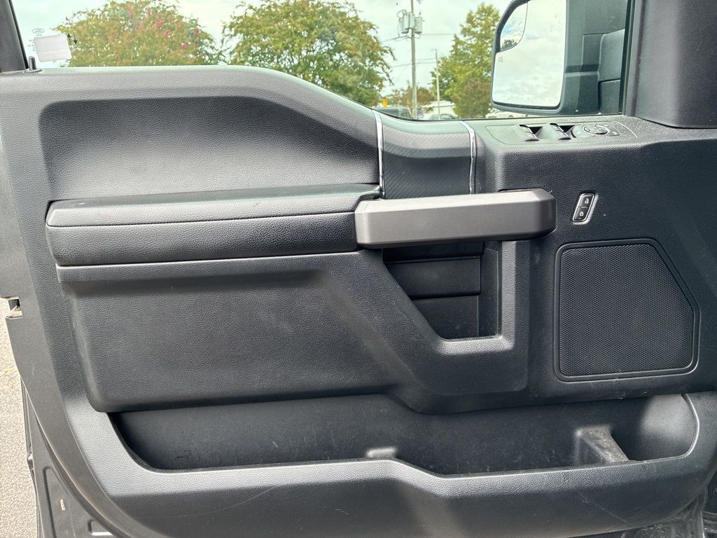2019 Ford F-150 XLT photo 11