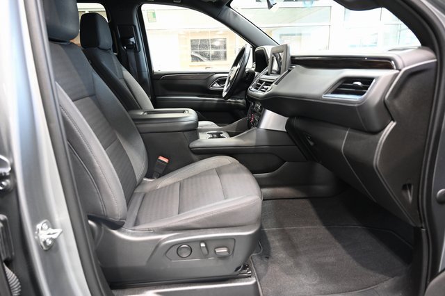2023 Chevrolet Suburban LS photo 10