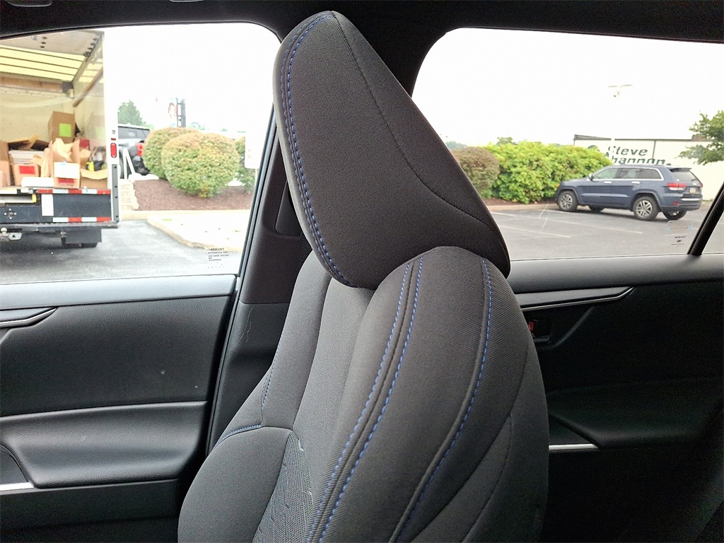 2022 Toyota RAV4 Hybrid SE photo 15