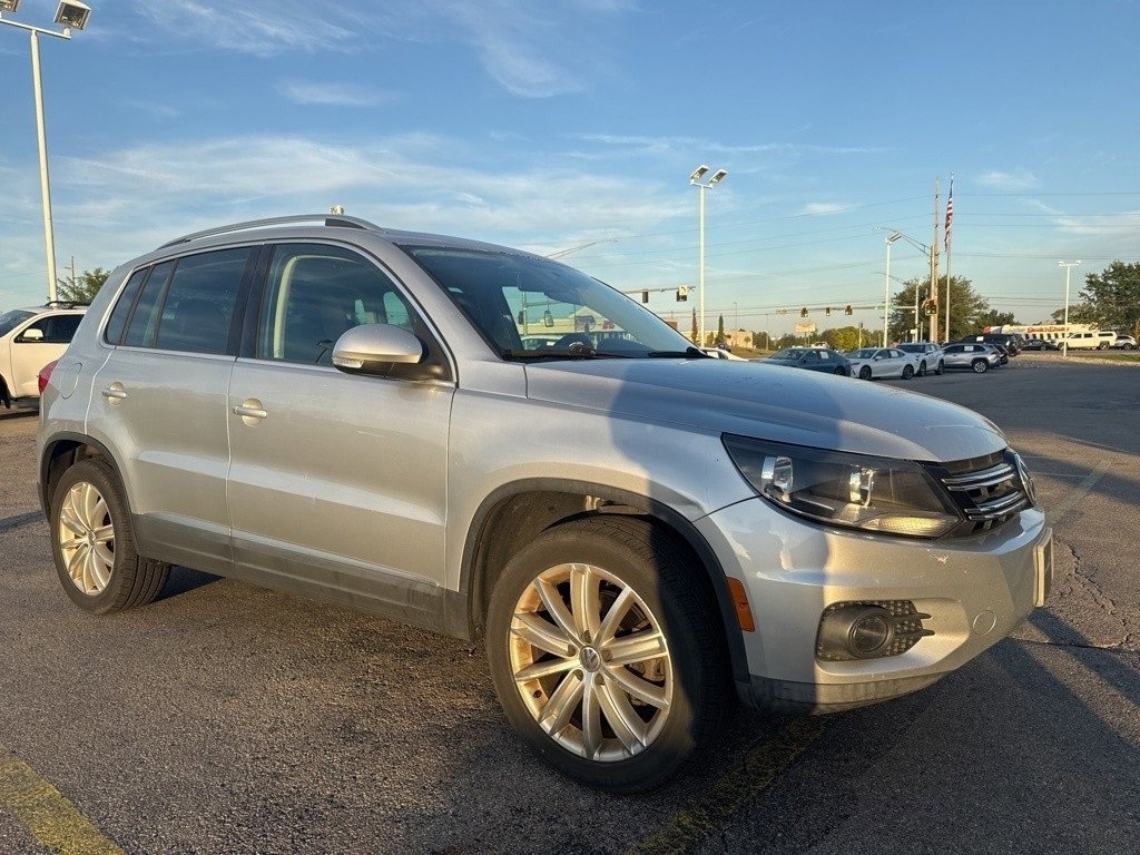 2012 Volkswagen Tiguan SEL photo 4