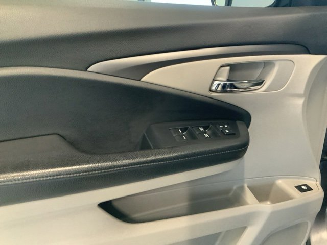 2019 Honda Ridgeline RTL photo 29