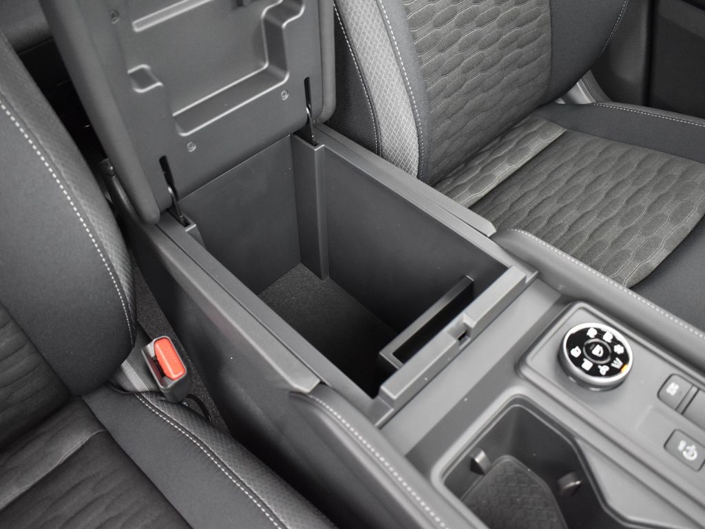 2025 Nissan Pathfinder S photo 21