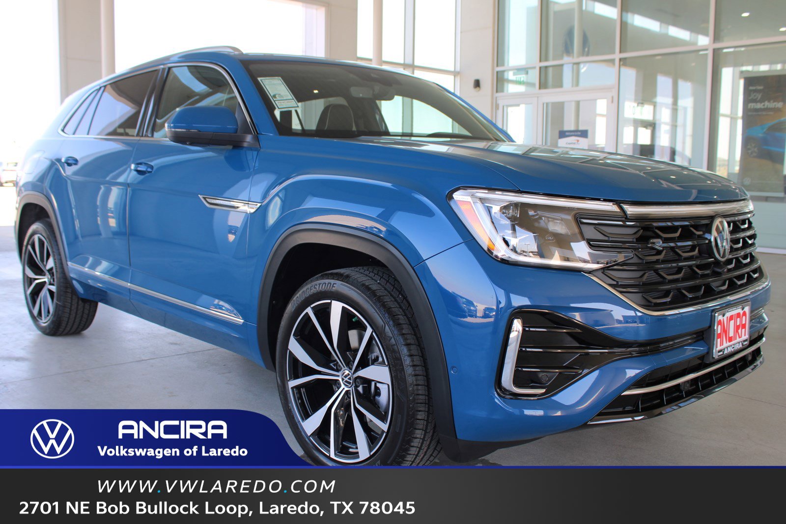 2025 Volkswagen Atlas Cross Sport SEL Premium R-LINE's photo