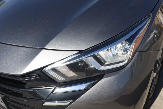 2023 Nissan Versa 1.6 SV photo 8