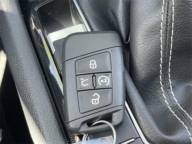 2025 Volkswagen Taos SEL photo 26