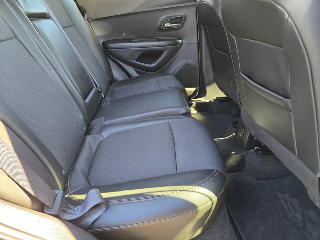 2022 Chevrolet Trax LT photo 14