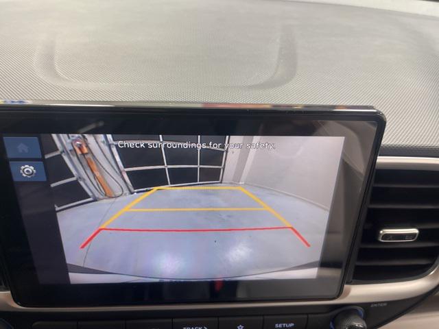 2026 Hyundai Venue SEL photo 11