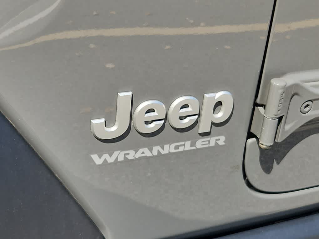 2021 Jeep Wrangler Islander photo 17