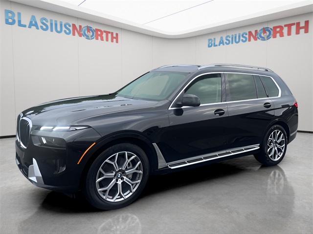 2024 BMW X7 40i's photo