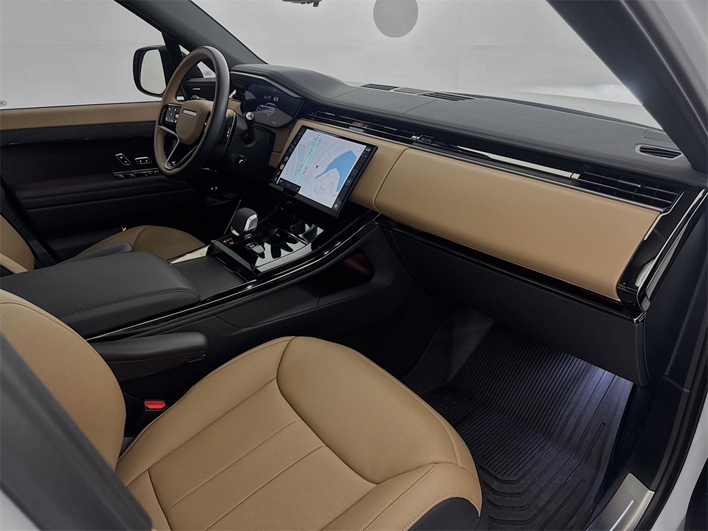 2025 Land Rover Range Rover Sport P460e Dynamic SE photo 24