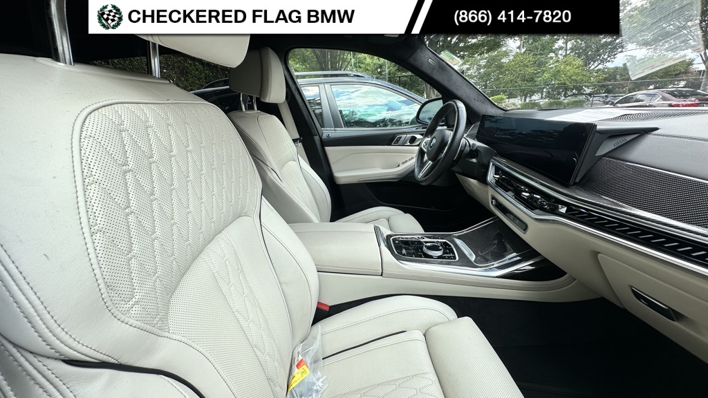 2024 Bmw X7 M60i photo 2