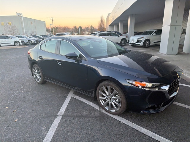 2025 Mazda Mazda3 2.5 s Preferred photo 3