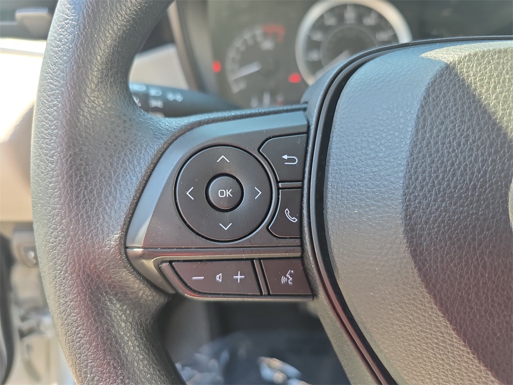 2022 Toyota Corolla LE photo 16