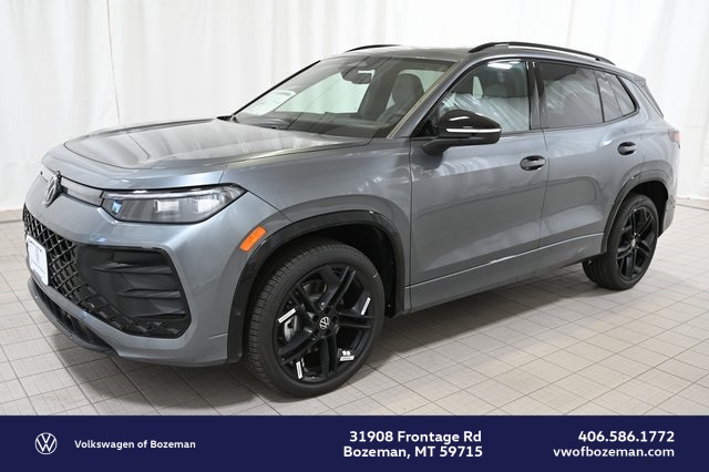 2025 Volkswagen Tiguan SE R-LINE BLACK's photo