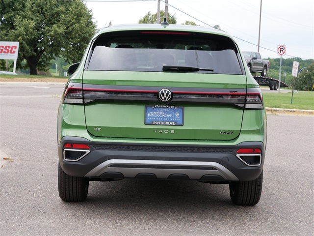 2025 Volkswagen Taos SE photo 3
