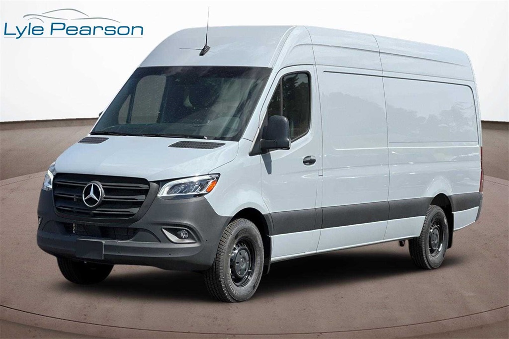 2024 Mercedes-Benz Sprinter Crew Van Base's photo