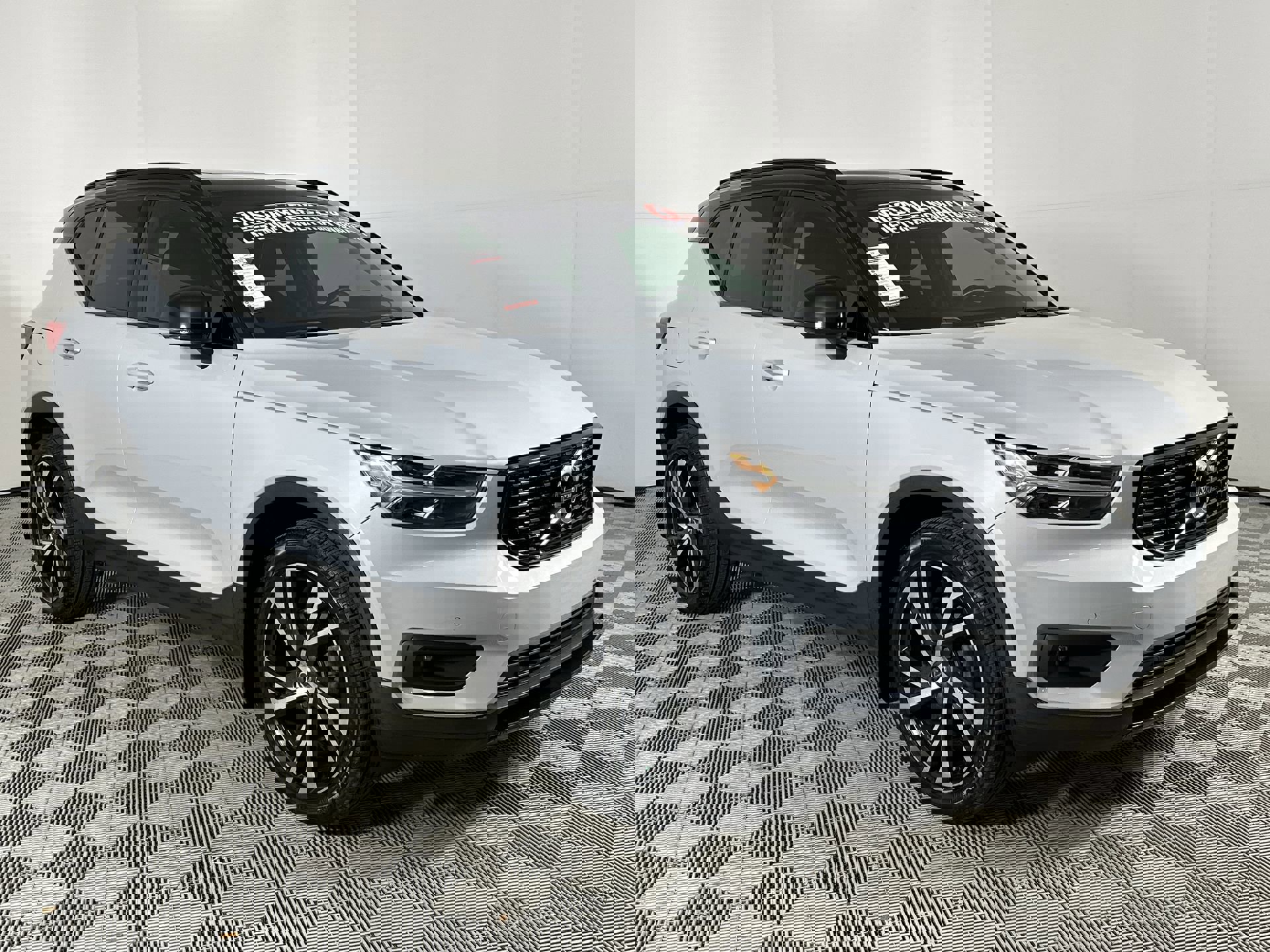 YV4162UM7L2341607
