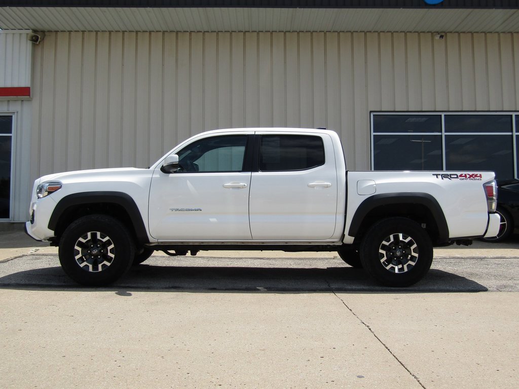 2023 Toyota Tacoma Double Cab V6 photo 9