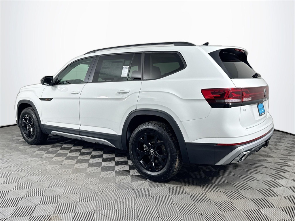2025 Volkswagen Atlas Peak Edition SE photo 13