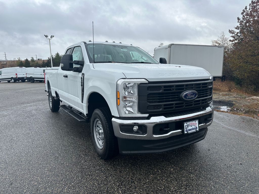 2026 Ford F-350 Super Duty XL's photo