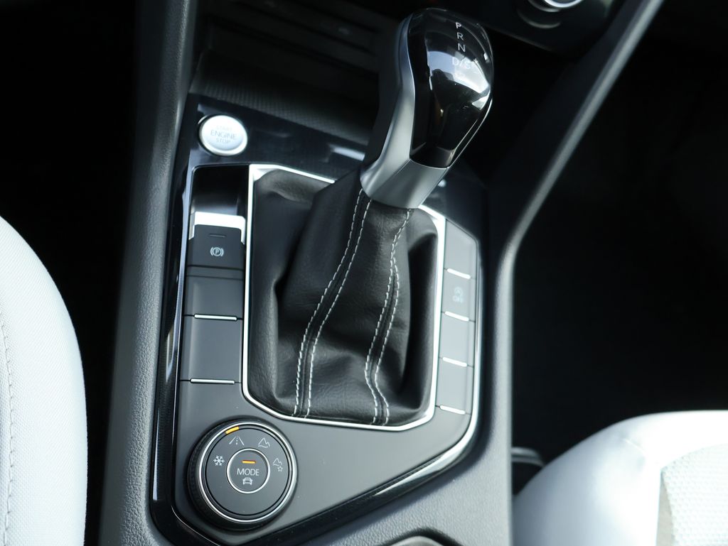 2025 Volkswagen Taos S photo 32