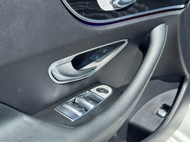 2022 Mercedes Benz E 450 photo 8