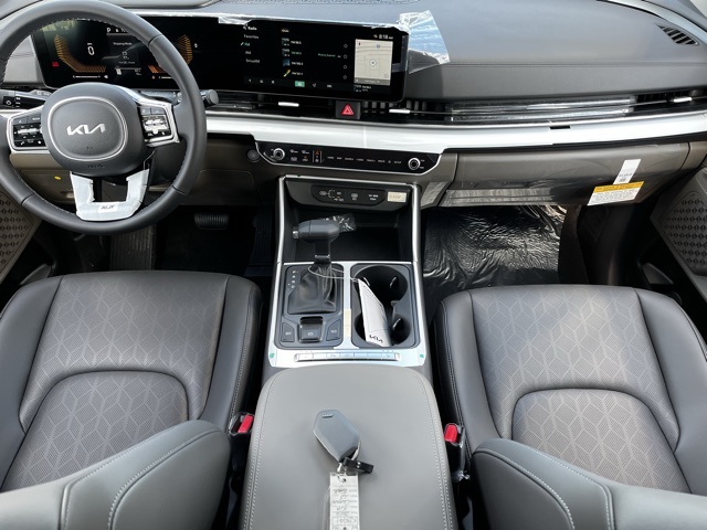 2026 Kia Carnival LXS photo 9