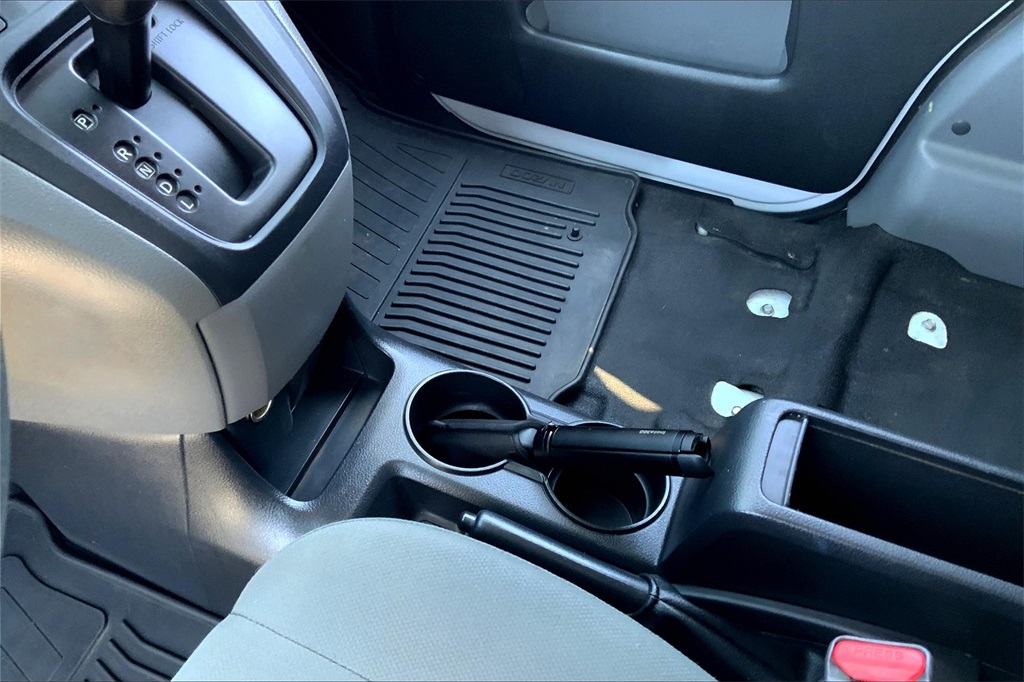 2017 Nissan NV200 S photo 16