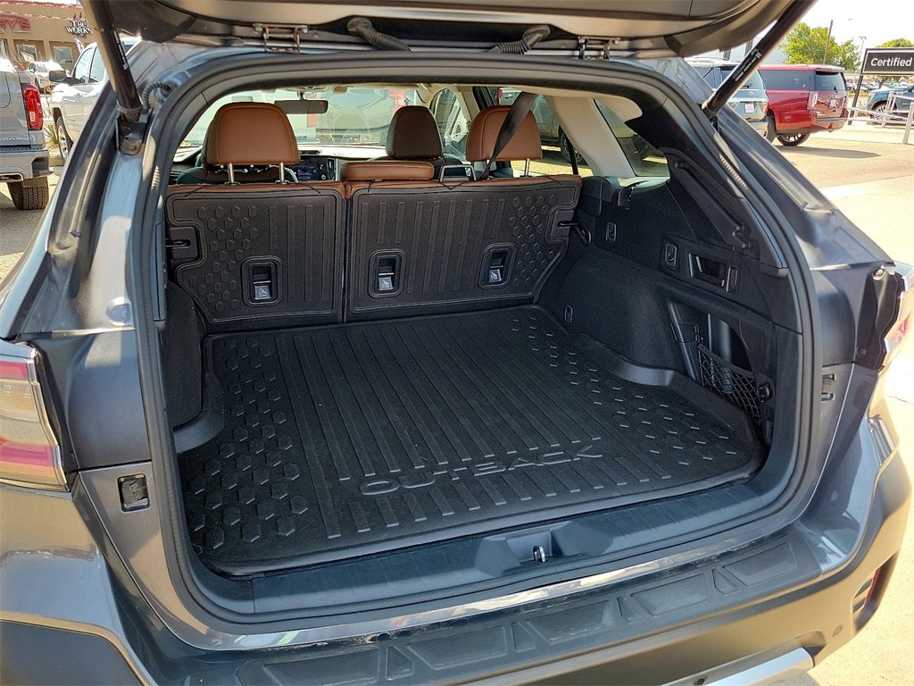 2022 Subaru Outback Touring XT photo 15