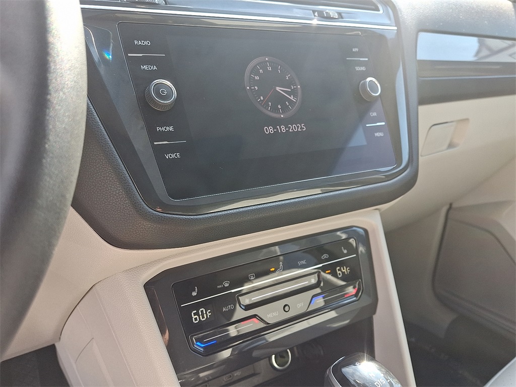 2022 Volkswagen Tiguan SE photo 21
