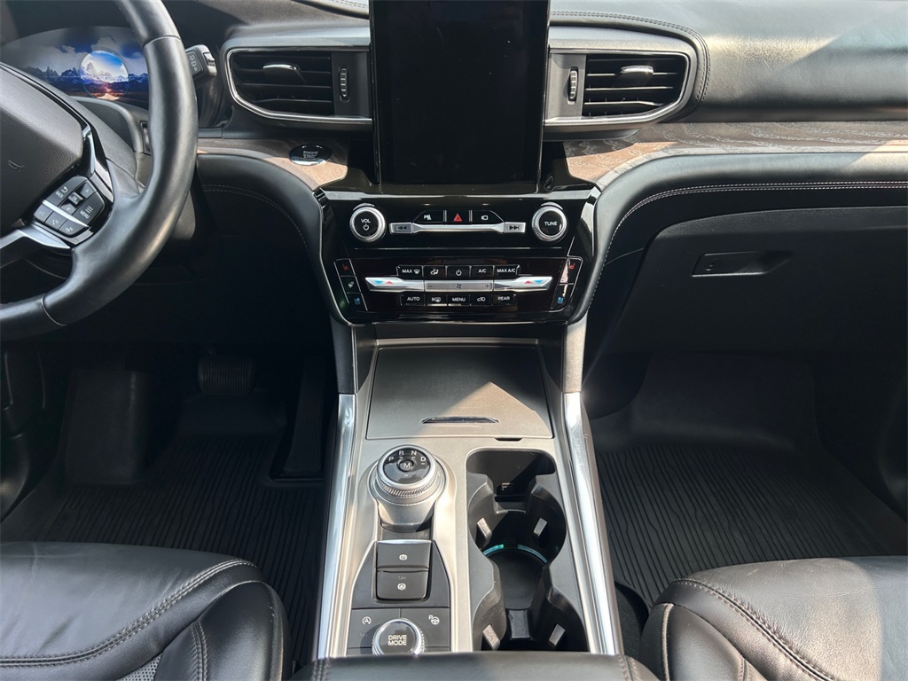 2021 Ford Explorer Platinum photo 9