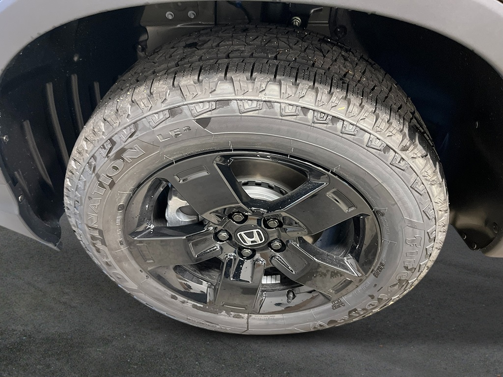 2025 Honda Ridgeline Black Edition photo 10
