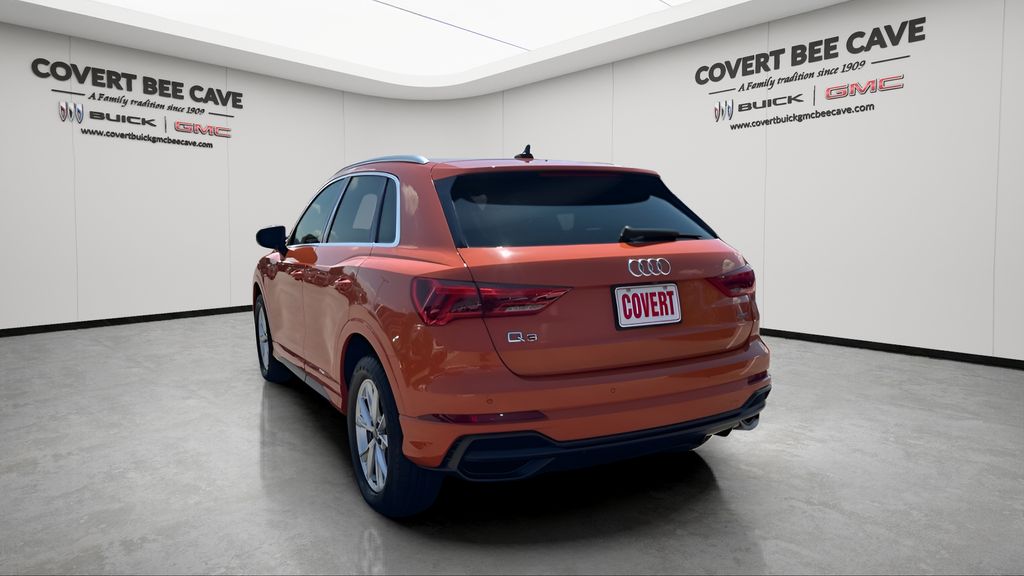 2022 Audi Q3 S line Premium 45 TFSI photo 6