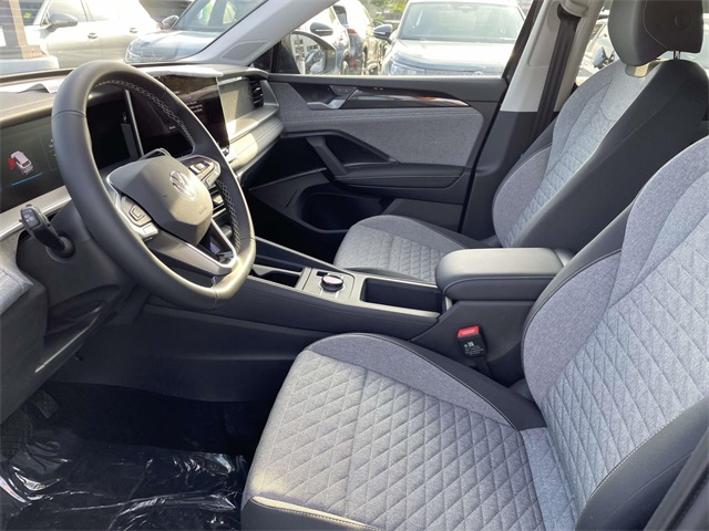 2025 Volkswagen Tiguan S photo 14