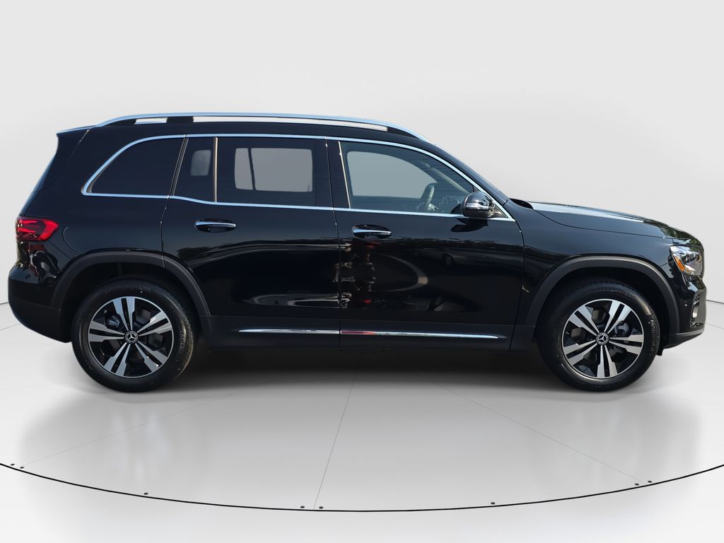 2025 Mercedes Benz GLB 250 photo 4