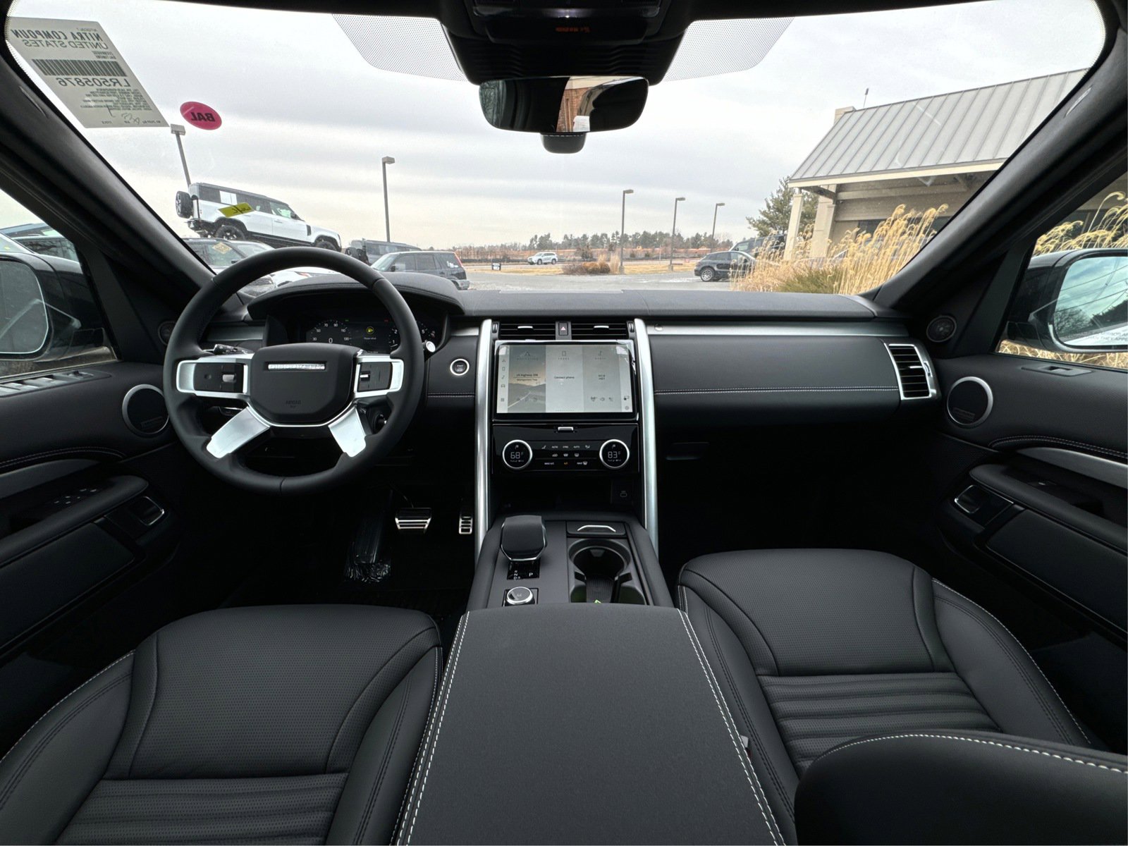 New 2025 Fuji White Land Rover Dynamic SE image 15