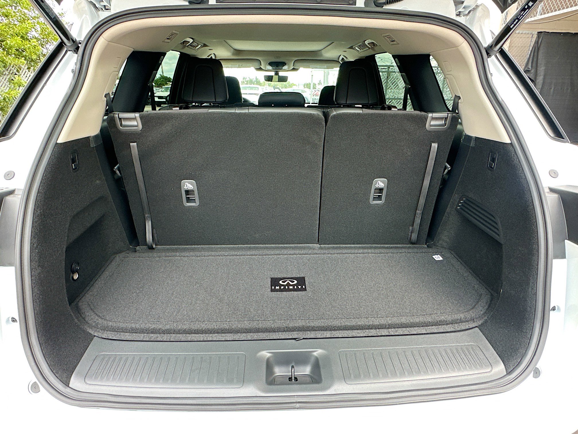 2026 Infiniti QX60 Luxe photo 19