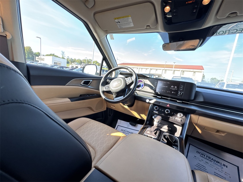 2024 Kia Carnival LX photo 15