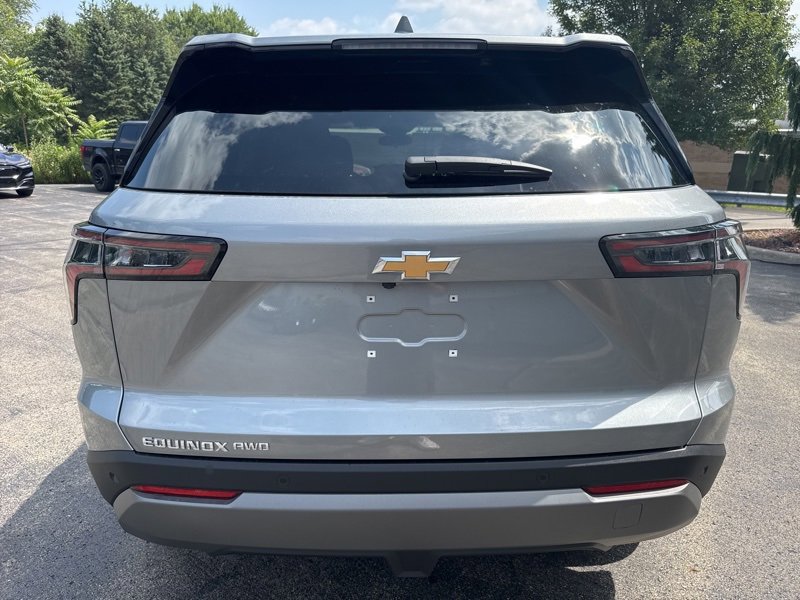 2026 Chevrolet Equinox LT photo 4