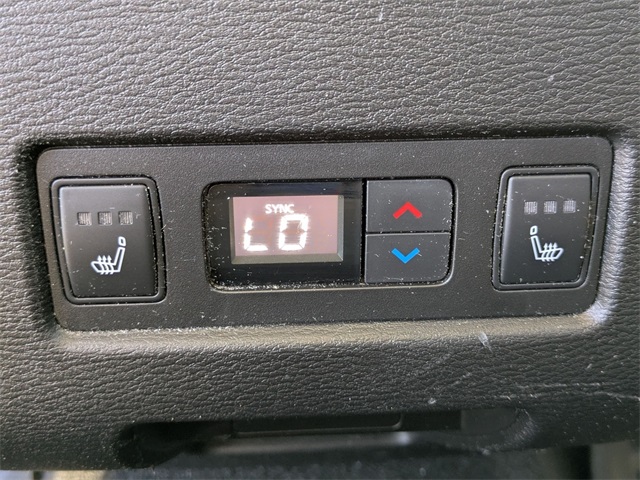 2023 Mitsubishi Outlander SEL photo 25
