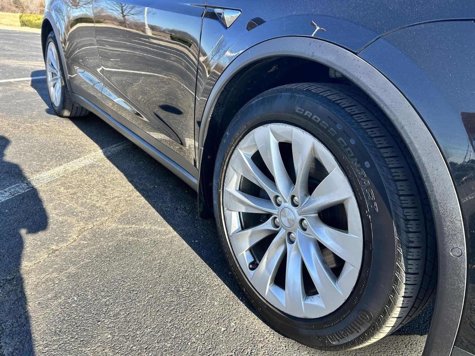 Used 2020 Tesla Model X Long Range Plus with VIN 5YJXCAE22LF262291 for sale in Kansas City
