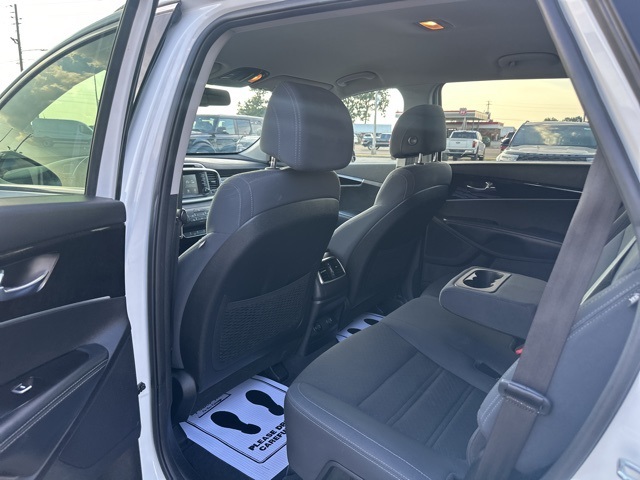 2017 Kia Sorento LX photo 24