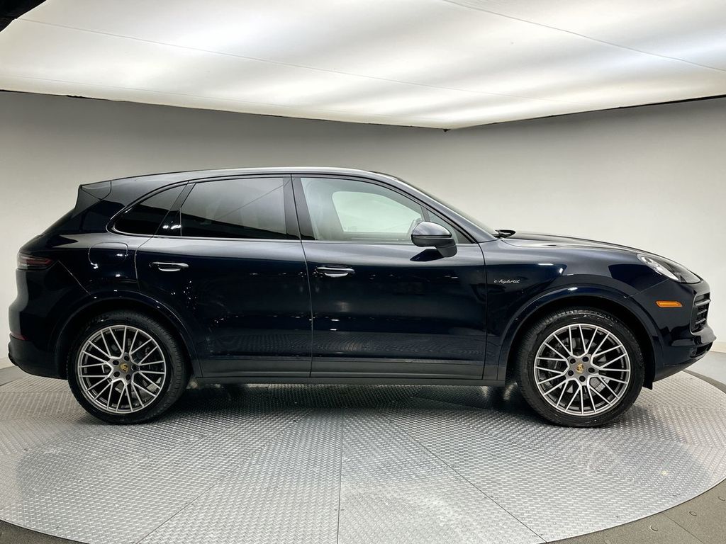 2023 Porsche Cayenne E-Hybrid Base photo 4