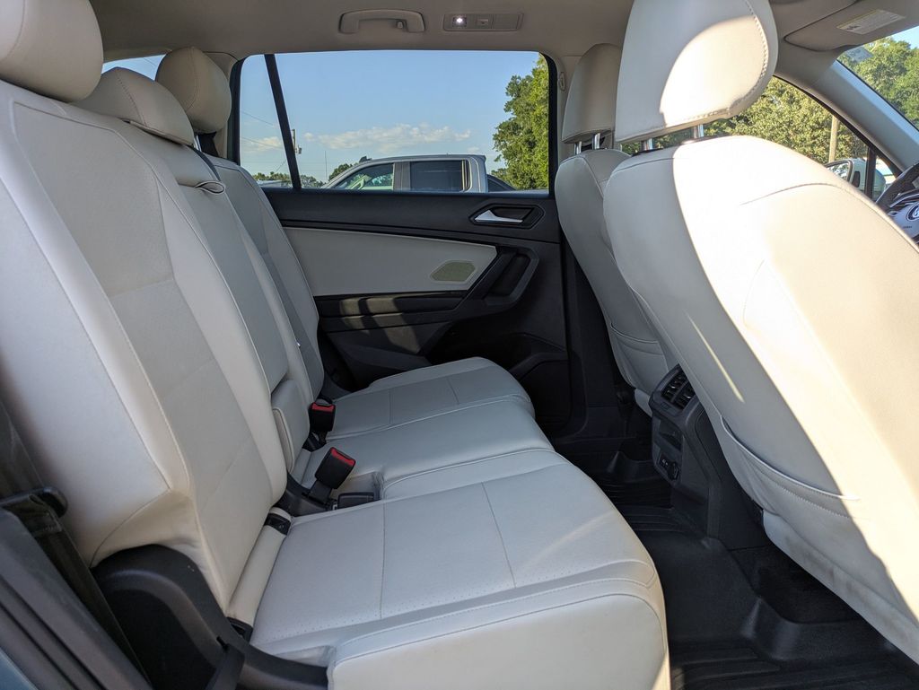 2021 Volkswagen Tiguan SE photo 25